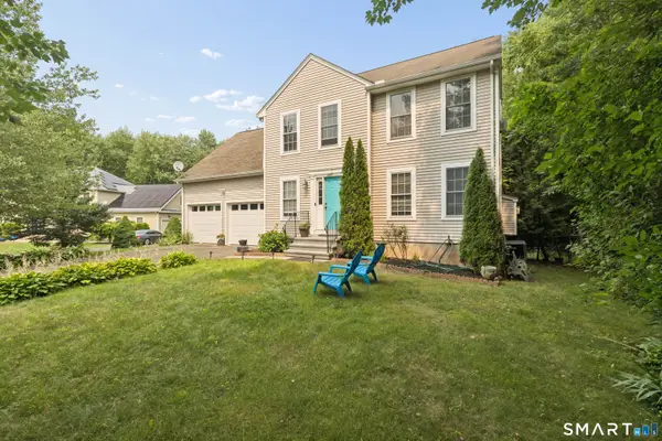 32 Fairfield Lane, Bloomfield, CT 06002