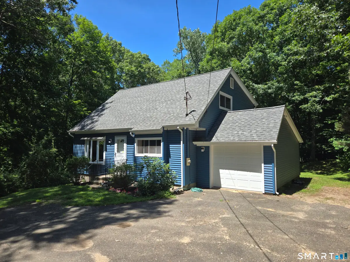 231 Crestwood Drive, Naugatuck, CT 06770 - #1