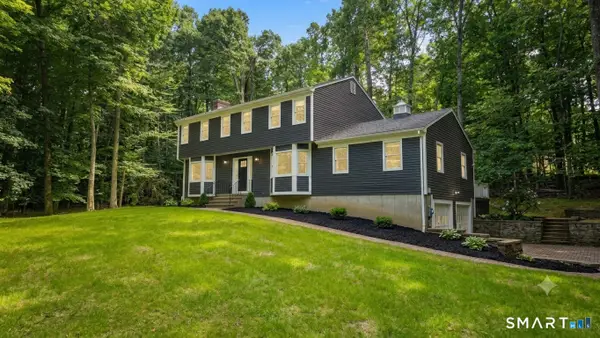 10 Leopard Drive, Newtown, CT 06482