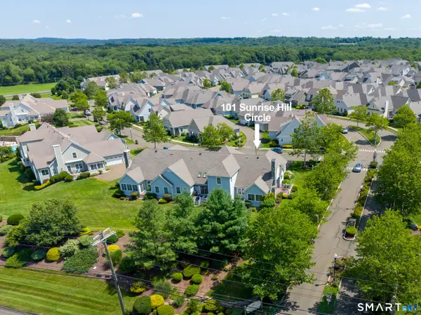 101 Sunrise Hill Circle #101, Orange, CT 06477