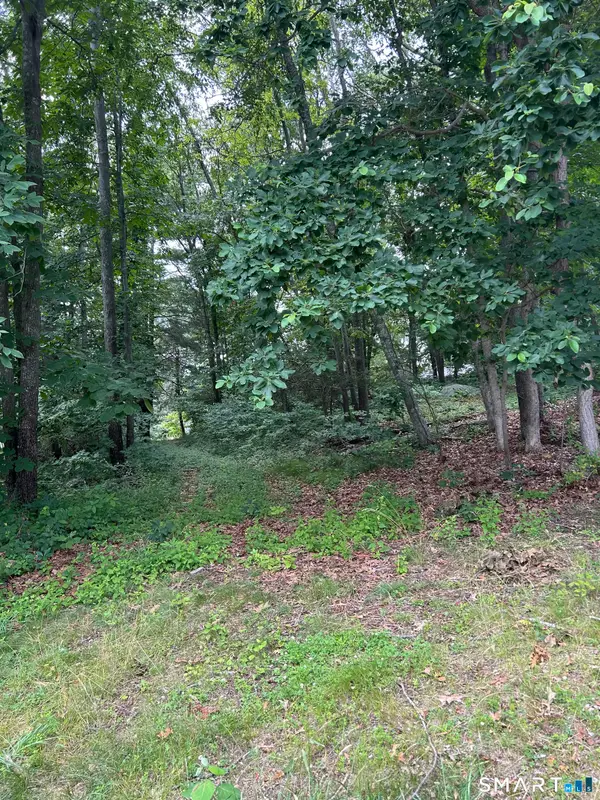 29 Skyline Drive, Groton, CT 06340