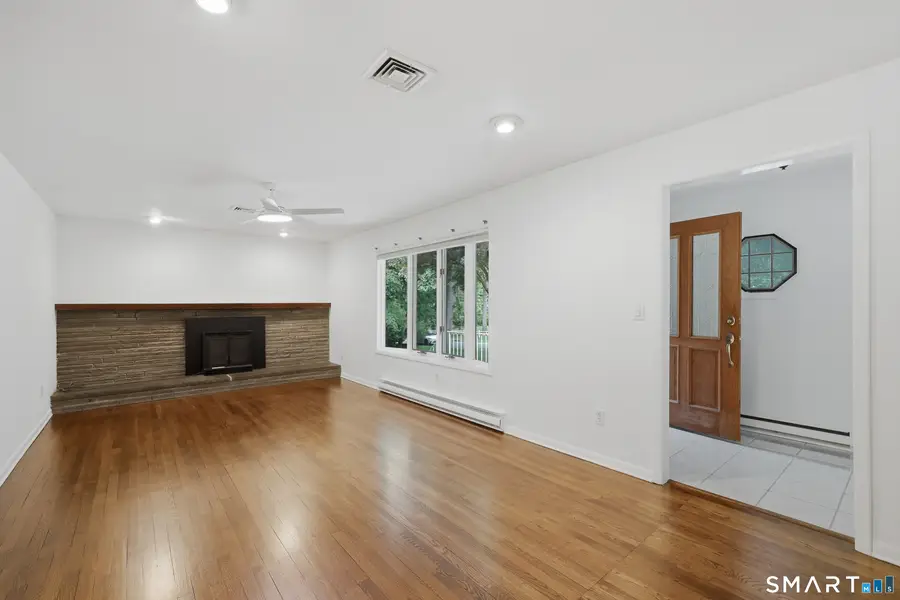 207 Barncroft Road, Stamford, CT 06902 - #2