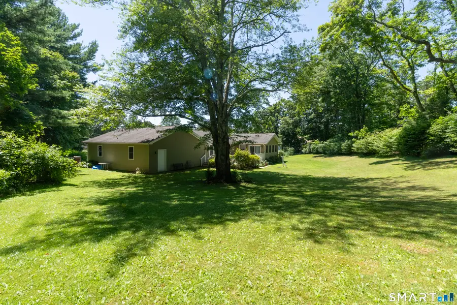 8 Glen Circle, North Branford, CT 06471 - #3