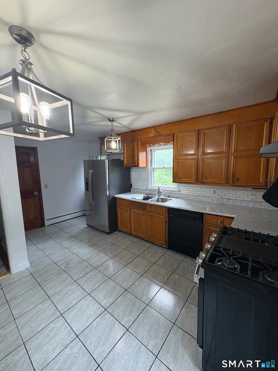 50 Crest Street, New London, CT 06320 - #3