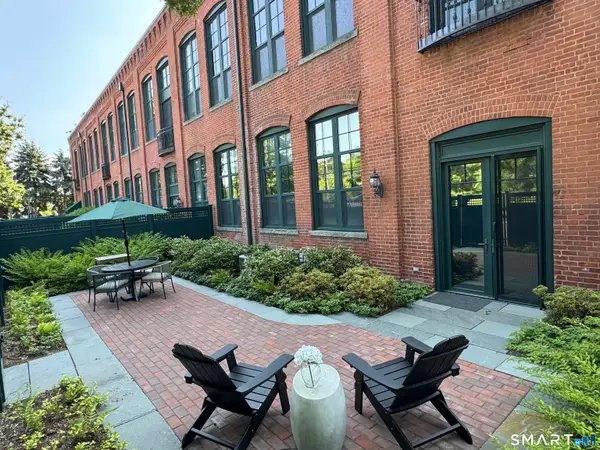 1 Indian Neck Avenue #4, Branford, CT 06405