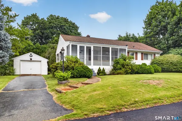22 Sixth Avenue, Waterford, CT 06385