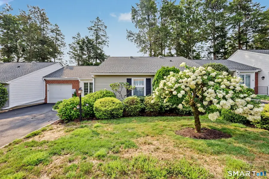7 Bank Street, New Canaan, CT 06840 - #3