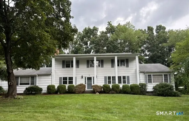 5 Grand Place, Newtown, CT 06470 - #1