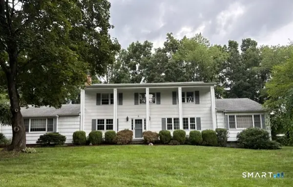 5 Grand Place, Newtown, CT 06470
