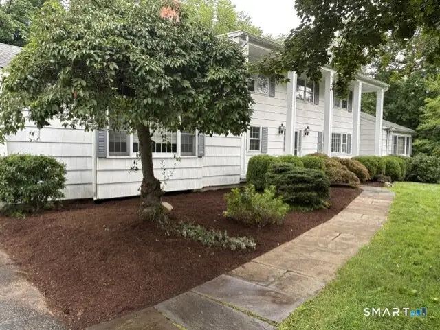 5 Grand Place, Newtown, CT 06470 - #3
