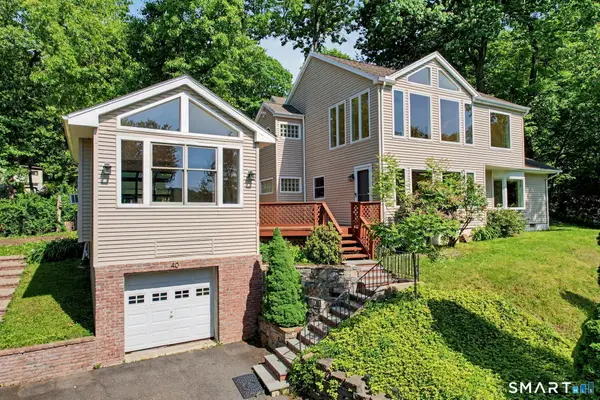 40 Manitook Drive, Oxford, CT 06478