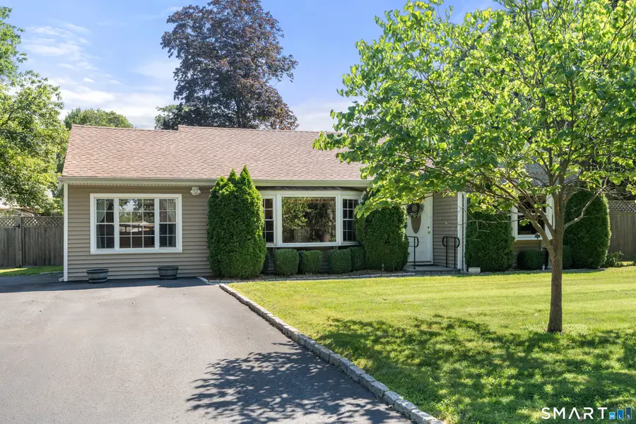 17 Winnipauk Drive, Norwalk, CT 06851 - #3