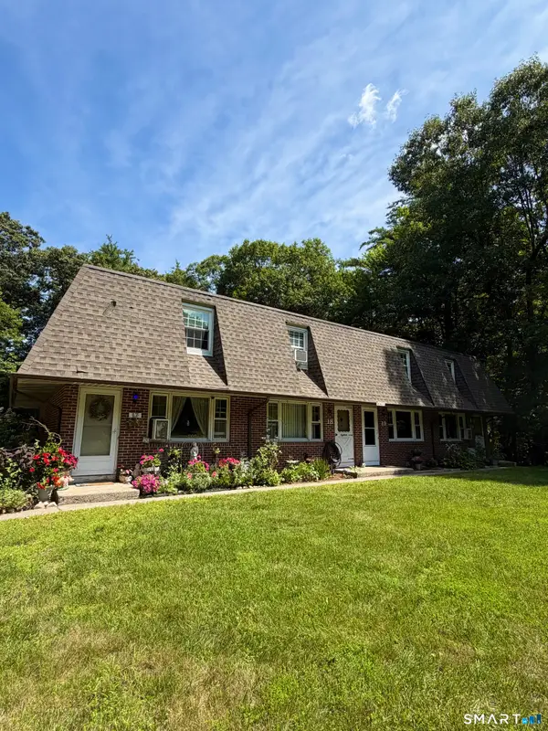 18 Woodcrest Drive #19, Burlington, CT 06013