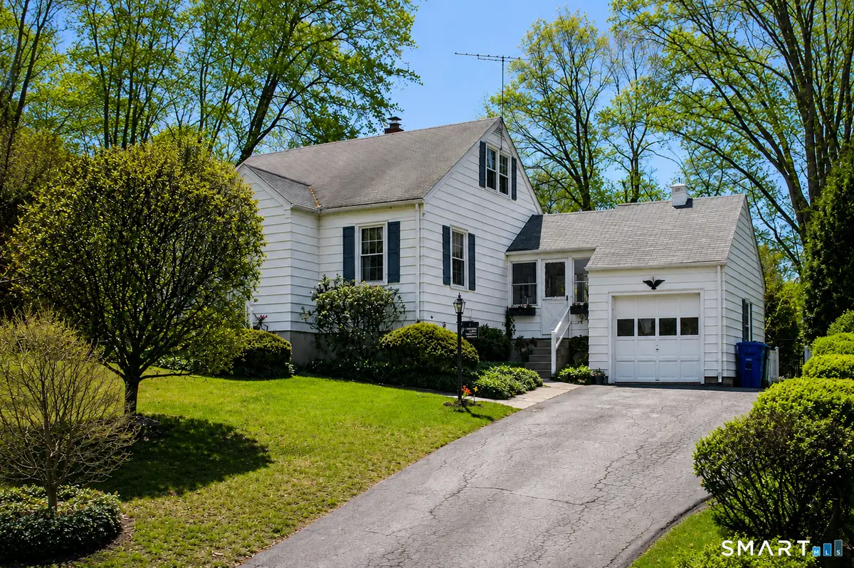 95 Lake Avenue, Trumbull, CT 06611 - #1