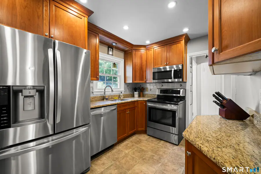 33 Chester Drive, Manchester, CT 06040 - #2