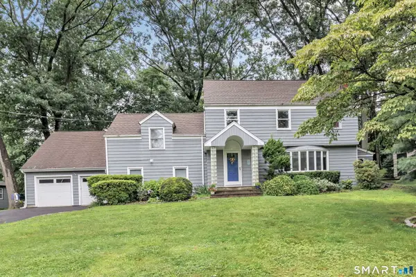 205 Stoneleigh Square, Fairfield, CT 06825
