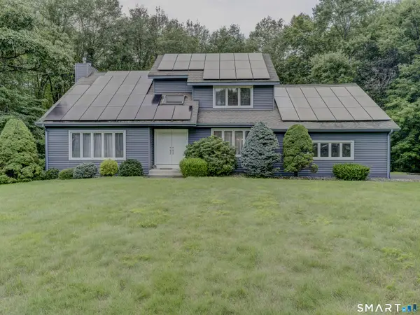 33 Habitat Lane, Bloomfield, CT 06002