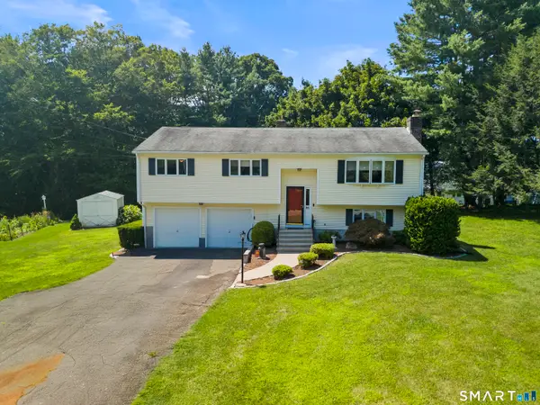 95 Pemberton Drive, Trumbull, CT 06611