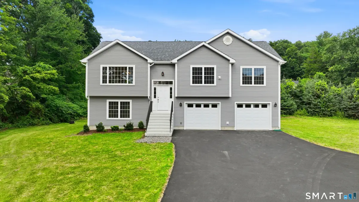 672 Vernon Street, Manchester, CT 06042 - #1