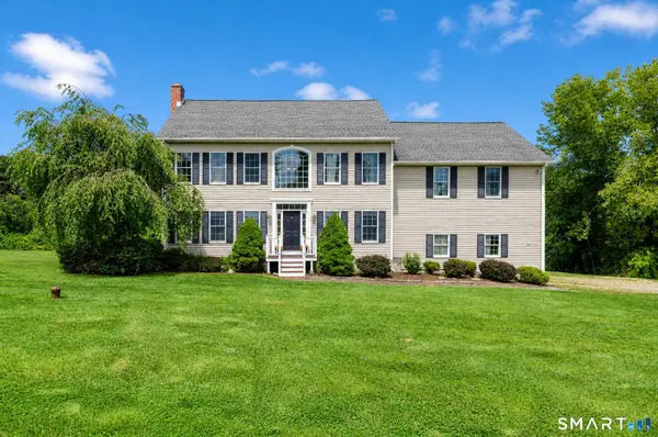 42-B Great Ring Road, Newtown, CT 06482