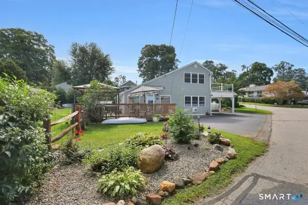 16 Hawthorne Road, East Hampton, CT 06424