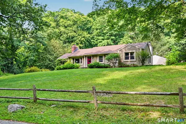 16 Velvet Street, Trumbull, CT 06611