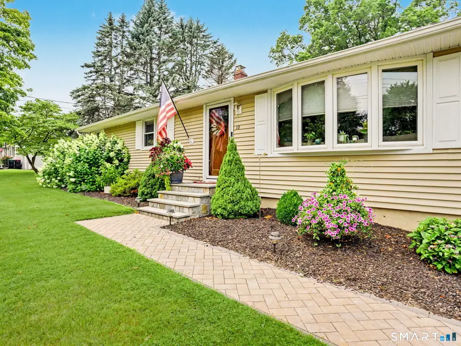 10 Macarthur Road, Trumbull, CT 06611 - #2
