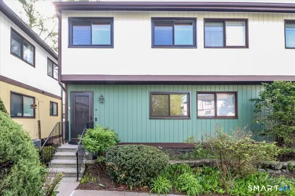 27 Crows Nest Lane #9A, Danbury, CT 06810