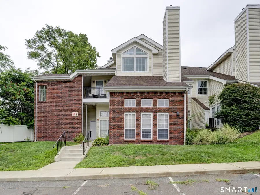 210 Carriage Crossing Lane #210, Middletown, CT 06457 - #2