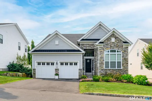 3 Enclave Circle #3, Newtown, CT 06470