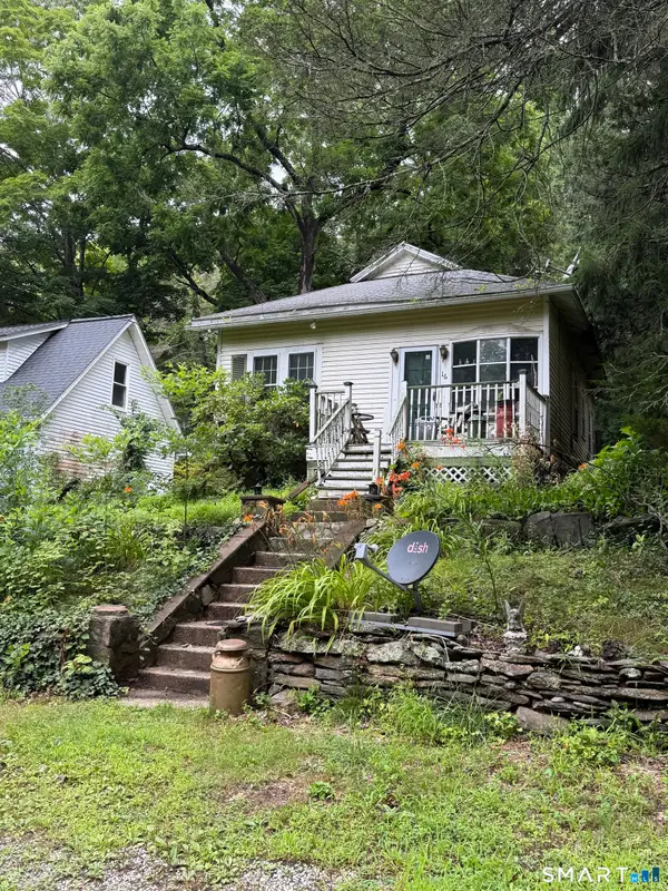 16 Pleasant Valley Road, Clinton, CT 06413