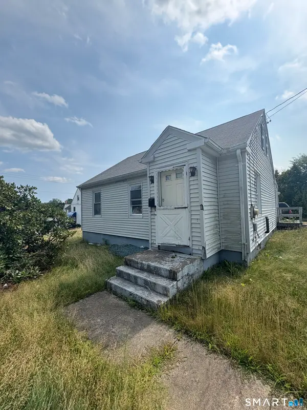 386 Bayonet Street, New London, CT 06320