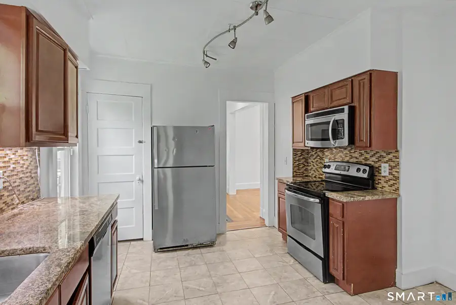 31 Smith Street, West Haven, CT 06516 - #3