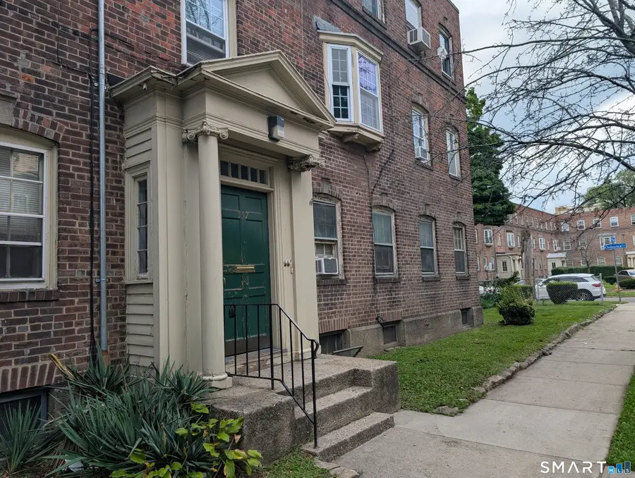 557 Wilmot Avenue #6, Bridgeport, CT 06607 - #3