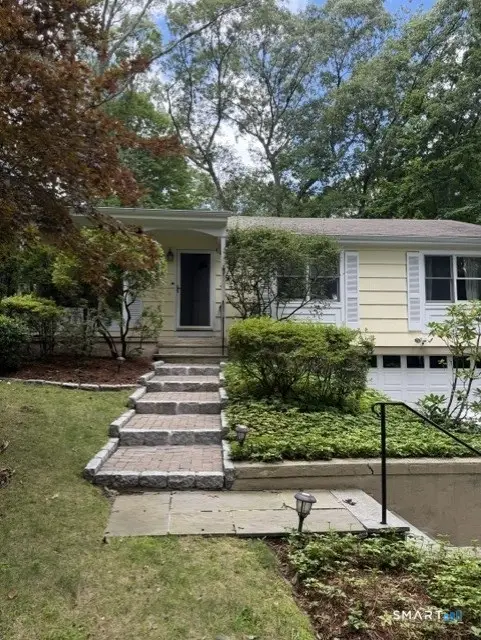 6 Vanderbilt Avenue, Norwalk, CT 06854