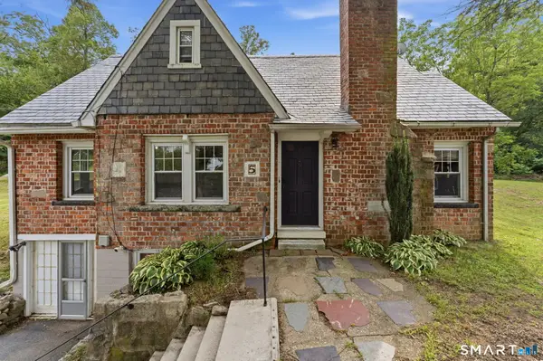 5 Richards Grove Road, Waterford, CT 06375