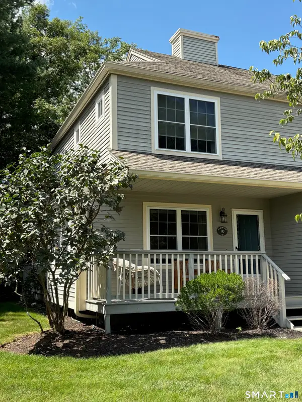 90 Manorwood Drive #90, Branford, CT 06405