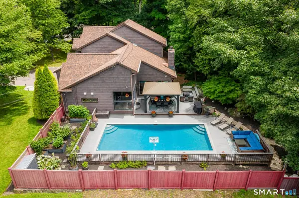 11 Coach Hill, Danbury, CT 06811