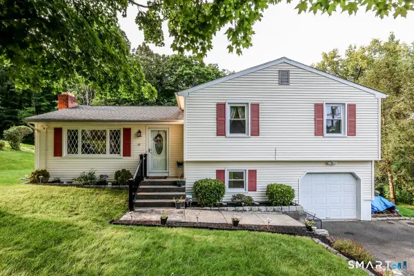 55 Taylor Terrace, New Milford, CT 06776