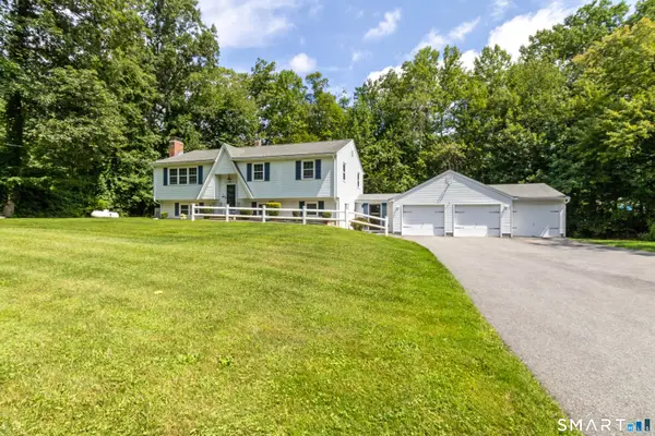 18 Crestwood Drive, East Hampton, CT 06424