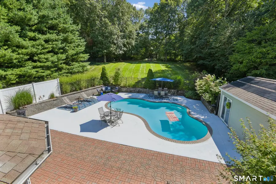 8 White Oak Lane, Waterford Town, CT 06375 - #2