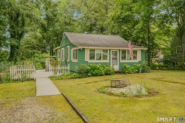 47 Goshen Road, Waterford, CT 06385