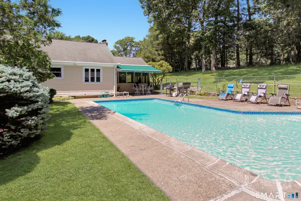 21 Twin Circle Drive, Trumbull, CT 06611