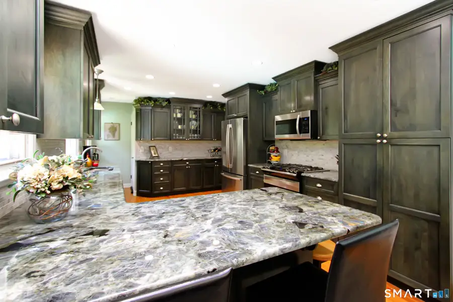21 Twin Circle Drive, Trumbull, CT 06611 - #3
