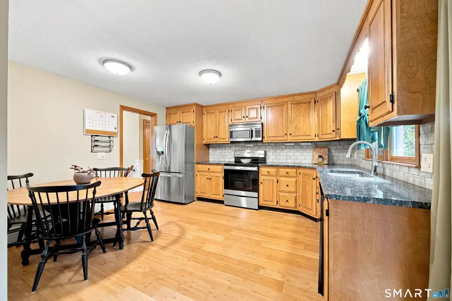 4 Woodland Hollow Street, Windsor Locks, CT 06096 - #3