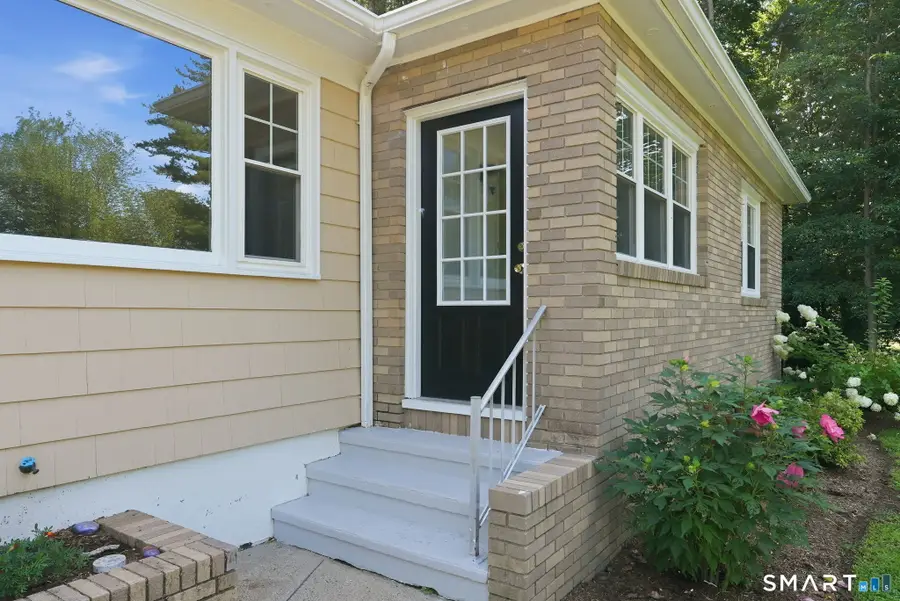 16 Ezra Street, North Haven, CT 06473 - #3