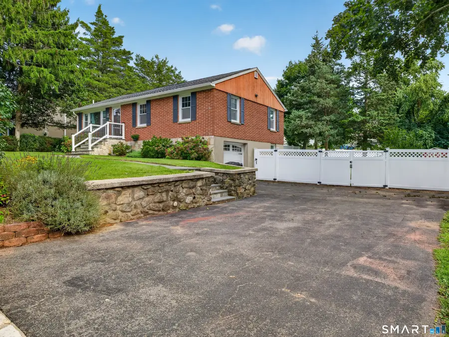 66 Newport Avenue, Shelton, CT 06484 - #3