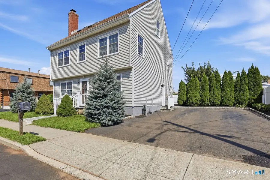 31 Center Avenue, East Haven, CT 06512 - #3