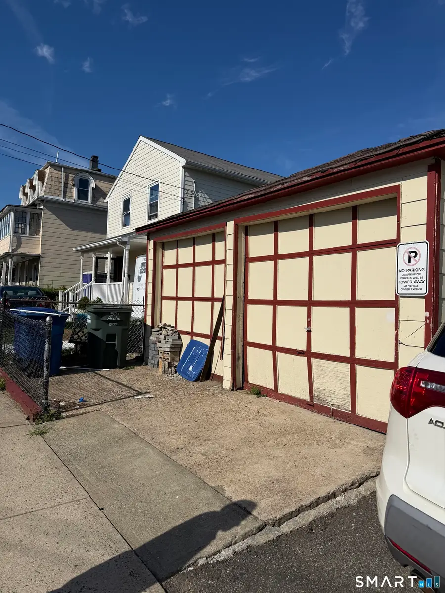 373 Arctic Street, Bridgeport, CT 06608 - #2