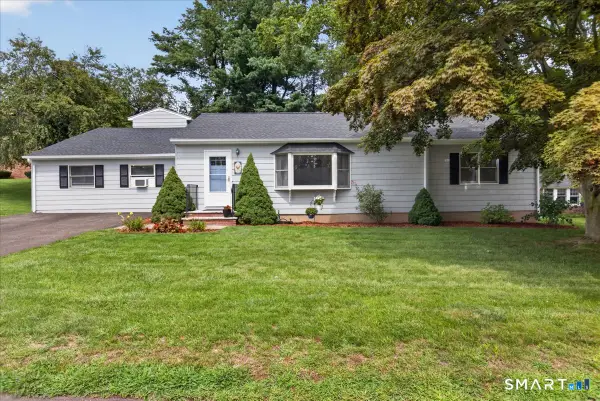 22 Robinwood Road, Hamden, CT 06517
